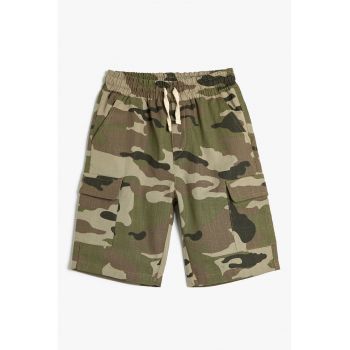 Pantaloni scurti cargo cu imprimeu camuflaj