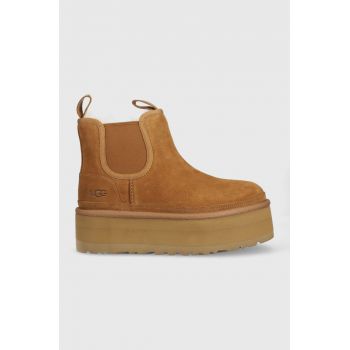 UGG botine din piele intoarsa W Neumel Platform Chelsea femei, culoarea maro, cu platforma, izolat