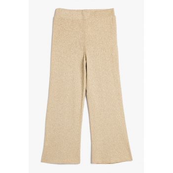 Pantaloni din tricot cu croiala ampla