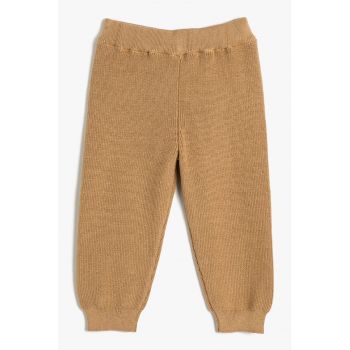 Pantaloni din tricot fin