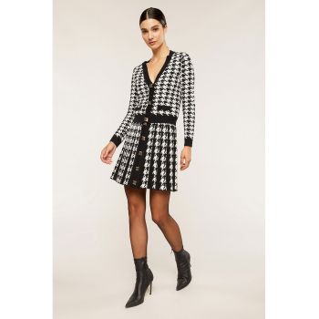 Cardigan cu decolteu in V si model houndstooth