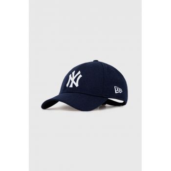 New Era șapcă de lana culoarea albastru marin, cu imprimeu, NEW YORK YANKEES