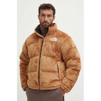 The North Face geacă de puf Versa Velour Nuptse bărbați, culoarea maro, de iarnă, oversize, NF0A84F7I0J1