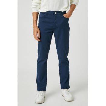 Pantaloni slim fit cu 5 buzunare