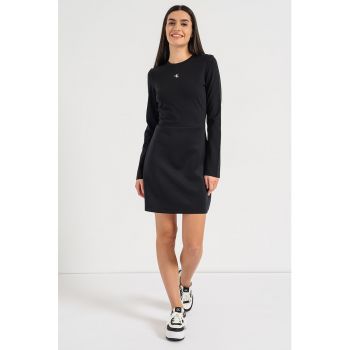 Rochie mini cu decolteu la baza gatului