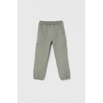 Abercrombie & Fitch pantaloni copii culoarea verde, neted