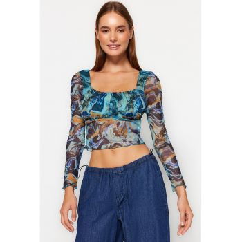 Bluza crop cu imprimeu si decolteu patrat