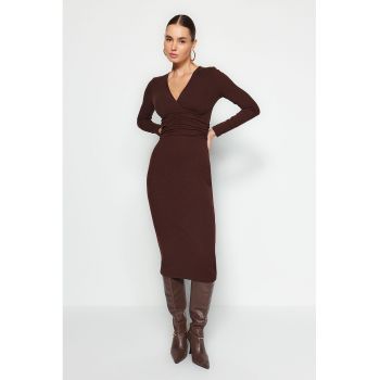 Rochie midi striata cu croiala bodycon