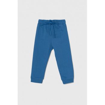 United Colors of Benetton pantaloni de trening din bumbac pentru copii cu imprimeu