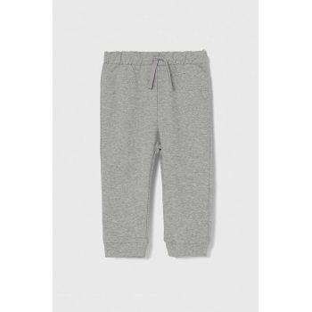 United Colors of Benetton pantaloni de trening din bumbac pentru copii culoarea gri, neted