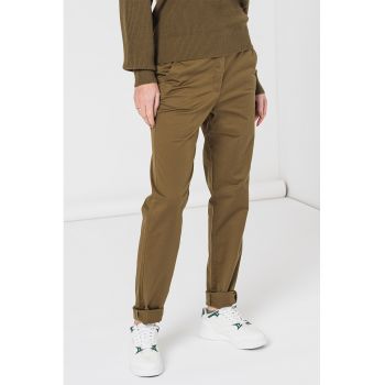 Pantaloni chino cu buzunare laterale