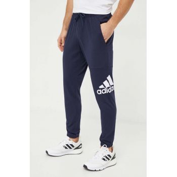 adidas pantaloni de trening culoarea bleumarin, cu imprimeu IC9428 ieftini