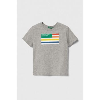 United Colors of Benetton tricou de bumbac pentru copii culoarea gri, cu imprimeu