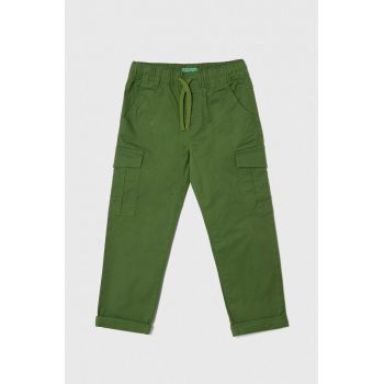 United Colors of Benetton pantaloni copii culoarea verde, neted