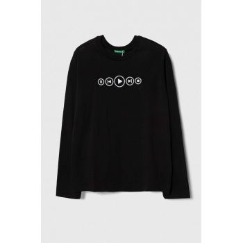 United Colors of Benetton longsleeve din bumbac pentru copii culoarea negru, cu imprimeu