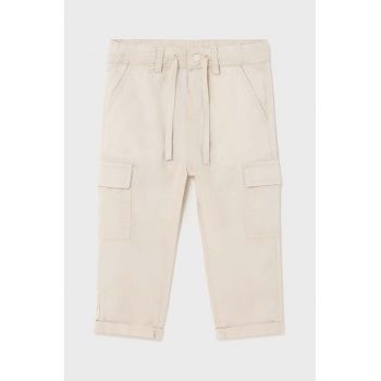 Mayoral pantaloni bebe cargo slim culoarea bej, neted