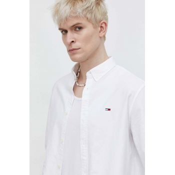 Tommy Jeans cămașă din bumbac bărbați, culoarea alb, cu guler button-down, regular DM0DM19134