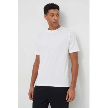 New Balance tricou din bumbac barbati, culoarea alb, cu imprimeu ieftin