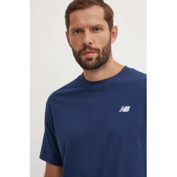 New Balance tricou din bumbac Small Logo barbati, culoarea albastru marin, cu imprimeu, MT41509NNY