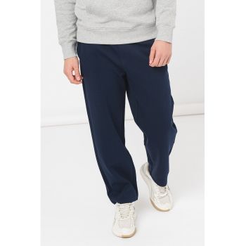 Pantaloni de trening cu snur si buzunare