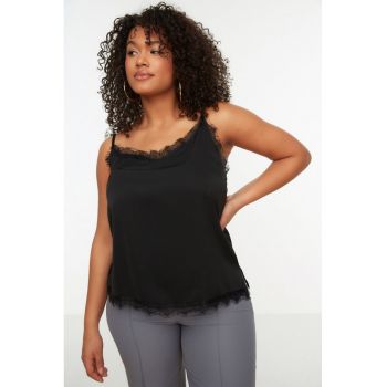 Top de satin cu garnituri de dantela