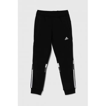 adidas pantaloni de trening pentru copii culoarea negru, cu imprimeu