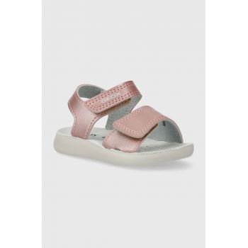 Geox sandale copii SANDAL LIGHTFLOPPY culoarea roz