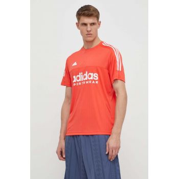 adidas tricou de antrenament TIRO culoarea rosu, cu imprimeu, IL5662