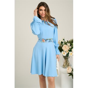 Rochie Dy Fashion office din voal bleu cu guler si banda in talie din satin cu imprimeu