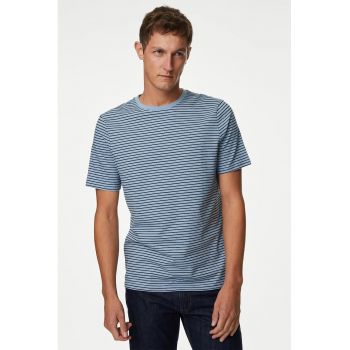 Tricou cu decolteu la baza gatului si model in dungi