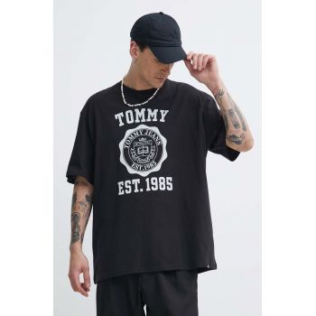 Tommy Jeans tricou din bumbac bărbați, culoarea negru, cu imprimeu, DM0DM18560