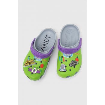 Crocs slapi copii TOY STORY BUZZ CLASSIC CLOG culoarea verde de firma originali