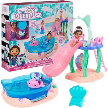 Spin Spin Master DreamWorks Gabby's Dollhouse Cat Adventures - Set de joacă Purrific pentru petrecere la piscină, fundal (cu Gabby și maimuță)
