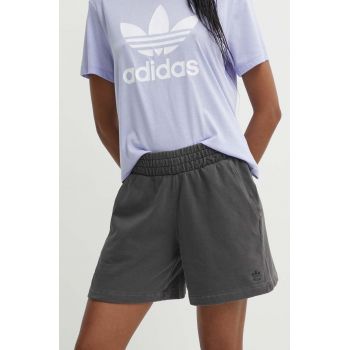 adidas Originals pantaloni scurti din bumbac culoarea gri, neted, high waist, IT4284