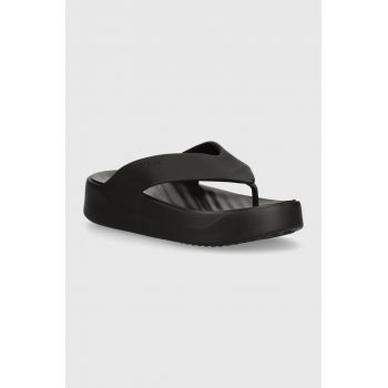 Crocs slapi Gataway Platform Flip femei, culoarea negru, cu platforma, 209410