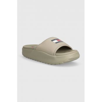 Tommy Jeans papuci TJW CHUNKY POOL SLIDE femei, culoarea bej, cu platforma, EN0EN02448