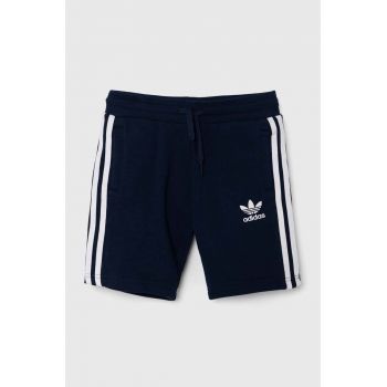 adidas Originals pantaloni scurti culoarea albastru marin, talie reglabila ieftini