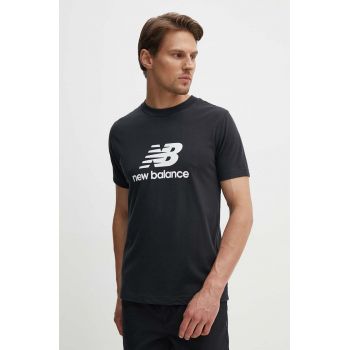 New Balance tricou din bumbac Sport Essentials barbati, culoarea negru, cu imprimeu, MT41502BK