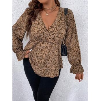 Bluza cu imprimeu leopard si decolteu in V, maro la reducere