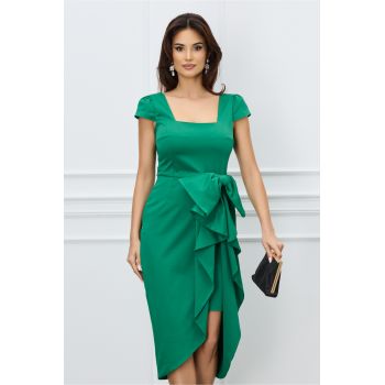 Rochie eleganta verde cu funda maxi si volane pe fusta