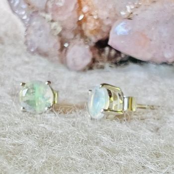 Cercei stud opal din argint 6 mm Round