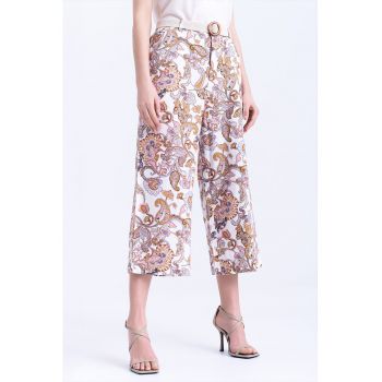 Pantaloni culotte cu model floral la reducere