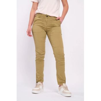 Pantaloni cu cusaturi accentuate