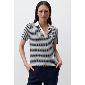 Tricou polo cu decolteu in V