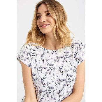 Tricou cu decolteu rotund si imprimeu floral