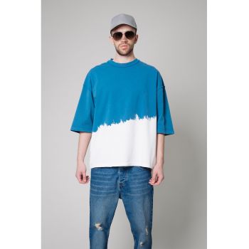 Tricou din bumbac cu decolteu la baza gatului si model in doua nuante