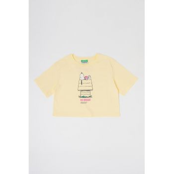 Tricou crop de bumbac cu imprimeu si decolteu la baza gatului