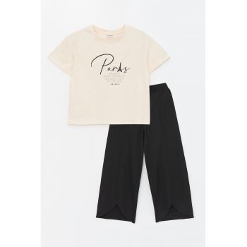 Set de tricou cu imprimeu text si pantaloni- 2 piese