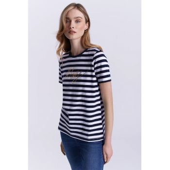 Tricou cu decolteu la baza gatului si model in dungi