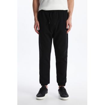 Pantaloni de trening cu snur de ajustare in talie